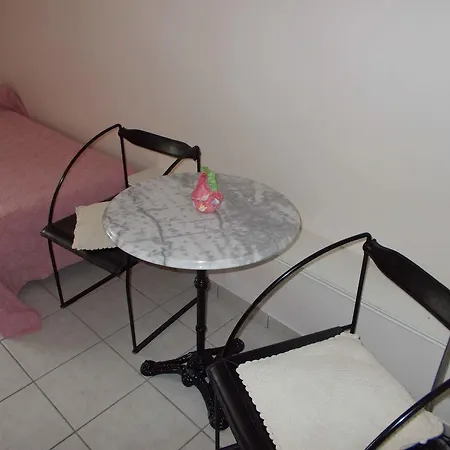 Couette-café La Bourgade 3*