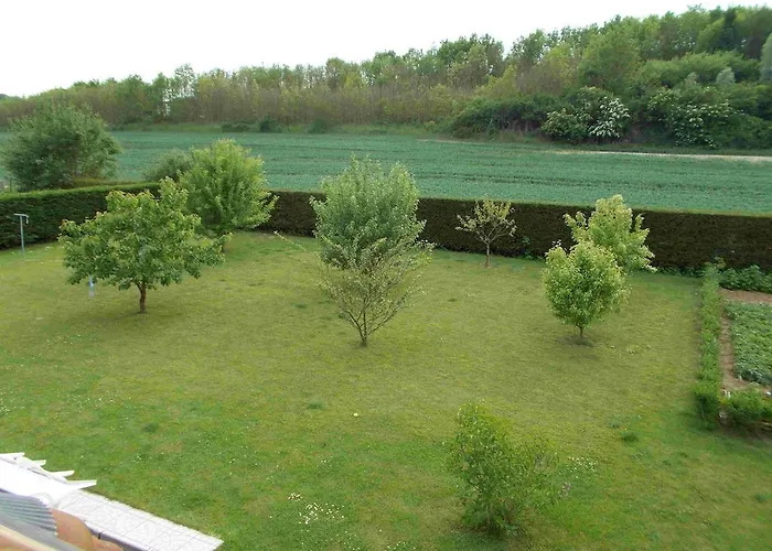 La Bourgade Bed & Breakfast Estréelles